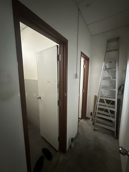 Shop for Rent in Taman Ungku Tun Aminah (Skudai) - Stanley Chew - Interior - PropertyGuru.com.my