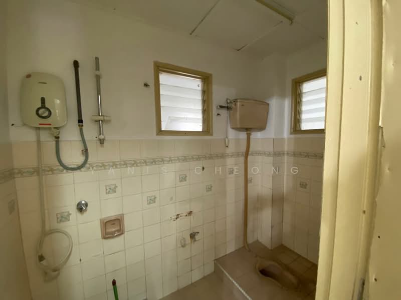 Rumah Teres 2 Tingkat untuk Dijual di Bandar Menjalara (Kuala Lumpur) - Yanis Cheong - Bathroom - PropertyGuru.com.my