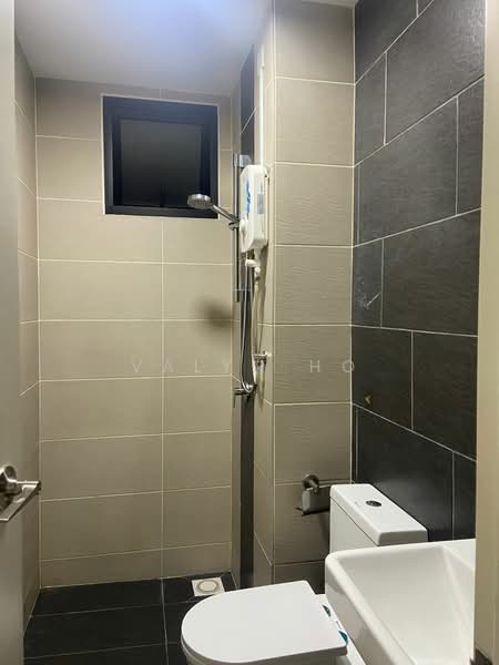 Servis Apartment untuk Disewa di Tuan Residency - Valyn Ho - Bathroom - PropertyGuru.com.my