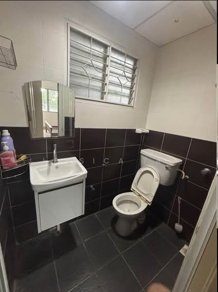 Apartment for Sale at Akasia Apartment - Jessica Tai - Bathroom - PropertyGuru.com.my