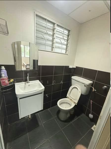 Apartment for Sale at Akasia Apartment - Jessica Tai - Bathroom - PropertyGuru.com.my