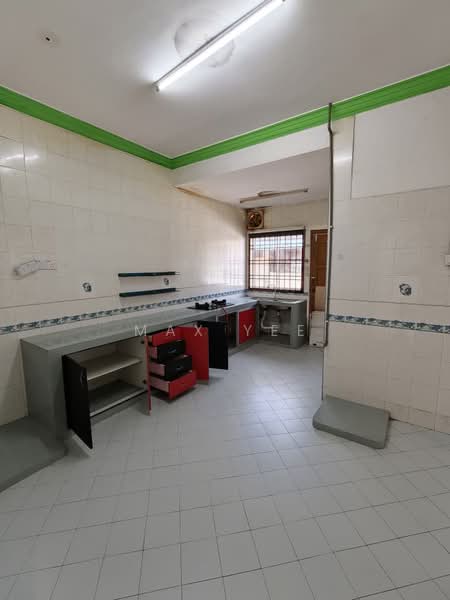 1-storey Terraced House for Rent in Bandar Putra (Kulai) - Max Yee - Kitchen - PropertyGuru.com.my