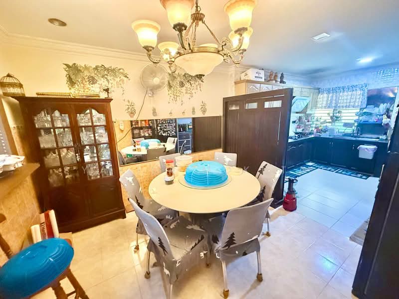 Rumah Teres 2 Tingkat untuk Dijual di Taman Desaria (Petaling Jaya) - Syakila Mokhtar - Dining Room - PropertyGuru.com.my