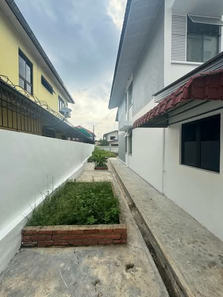 Bungalow for Rent in Taman Kebun Teh (Johor Bahru) - Ben Foo - Exterior - PropertyGuru.com.my