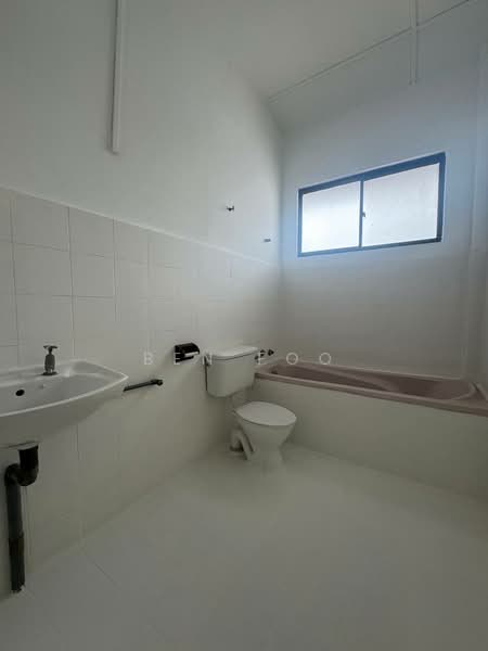 Bungalow for Rent in Taman Kebun Teh (Johor Bahru) - Ben Foo - Bathroom - PropertyGuru.com.my