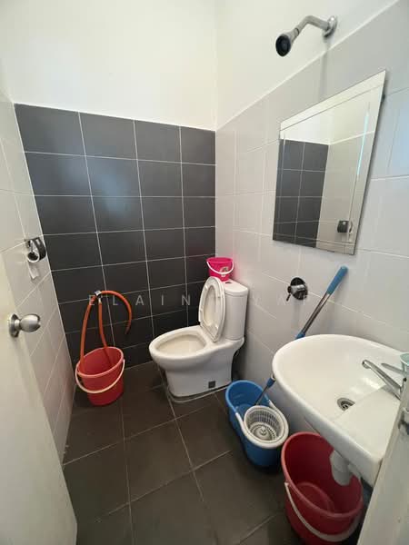 Semi-Detached House for Sale in Puchong (Selangor) - Elaine Yap - Bathroom - PropertyGuru.com.my