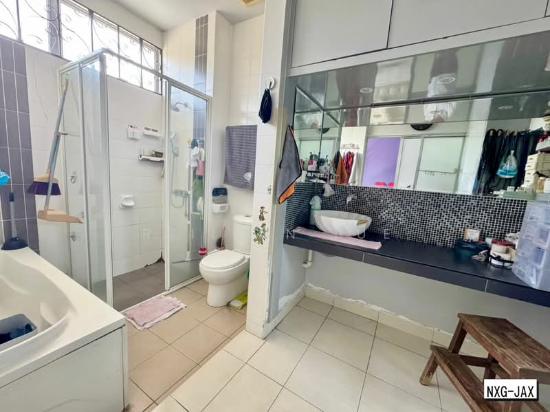 2-storey Terraced House for Sale in Setia Indah 9 (Setia Alam) - Reilynn Tue - Bathroom - PropertyGuru.com.my