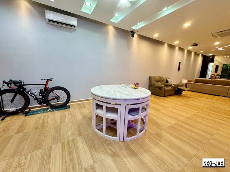 2-storey Terraced House for Sale in Setia Indah 9 (Setia Alam) - Reilynn Tue - Living Room - PropertyGuru.com.my