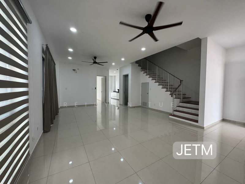 Rumah Berkembar untuk Disewa di Shah Alam (Selangor) - Reilynn Tue - Living Room - PropertyGuru.com.my
