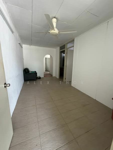 Rumah Teres 1 Tingkat untuk Dijual di Bayan Baru (Penang) - Alex Thor - Living Room - PropertyGuru.com.my