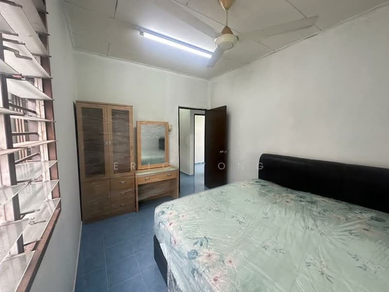 Flat for Rent at Taman Austin Perdana - Eric Wong - Bedroom - PropertyGuru.com.my
