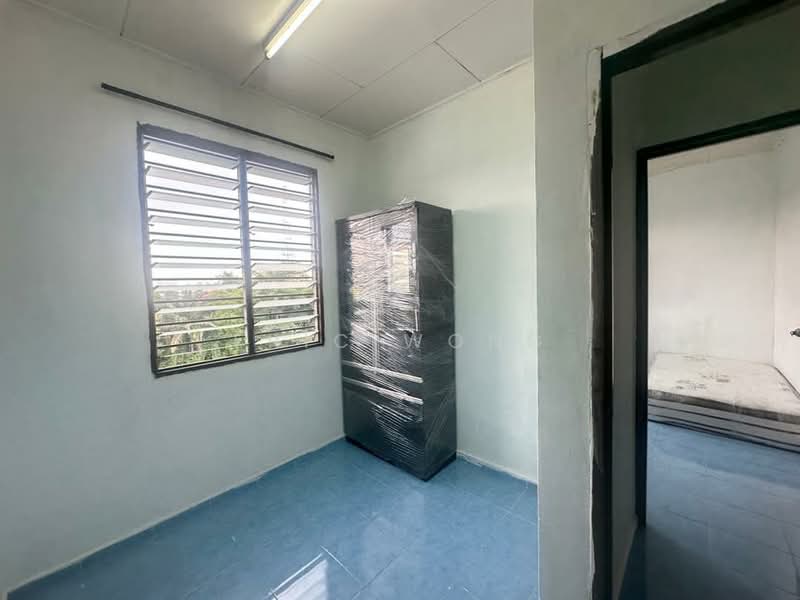 Flat for Rent at Taman Austin Perdana - Eric Wong - Bedroom - PropertyGuru.com.my