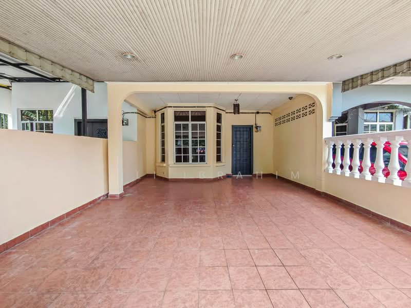 2-storey Terraced House for Sale in Bandar Bukit Puchong (Puchong) - Azli Ibrahim - Exterior - PropertyGuru.com.my