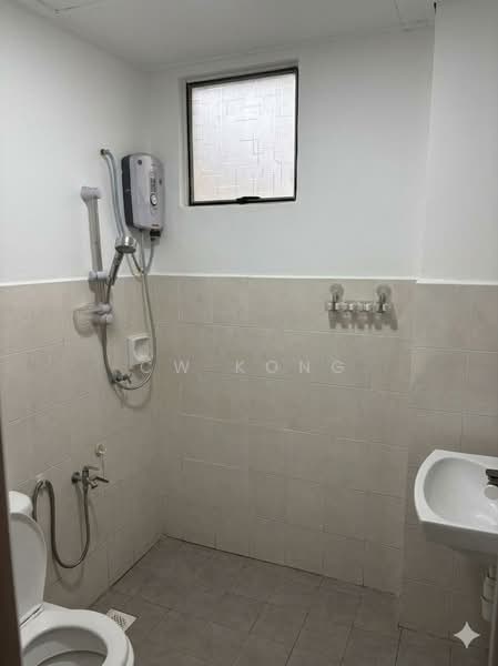 Service Residence for Sale at Fortune Avenue - CW Kong - Bathroom - PropertyGuru.com.my
