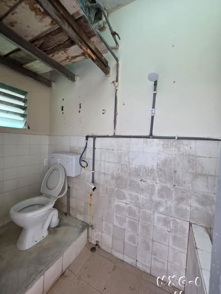 2-storey Terraced House for Sale in Port Klang (Pelabuhan Klang) (Selangor) - Ethan Chua - Bathroom - PropertyGuru.com.my