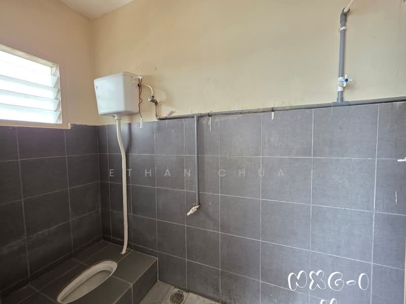 2-storey Terraced House for Sale in Port Klang (Pelabuhan Klang) (Selangor) - Ethan Chua - Bathroom - PropertyGuru.com.my