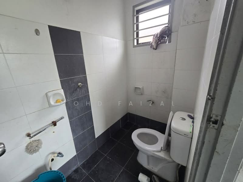 2-storey Terraced House for Sale in Nilai (Negeri Sembilan) - Mohd Faizal - Bathroom - PropertyGuru.com.my