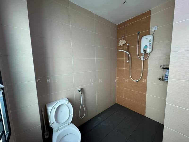 Rumah Teres 2 Tingkat untuk Disewa di Skudai (Johor) - Chew Yun Chan - Bathroom - PropertyGuru.com.my