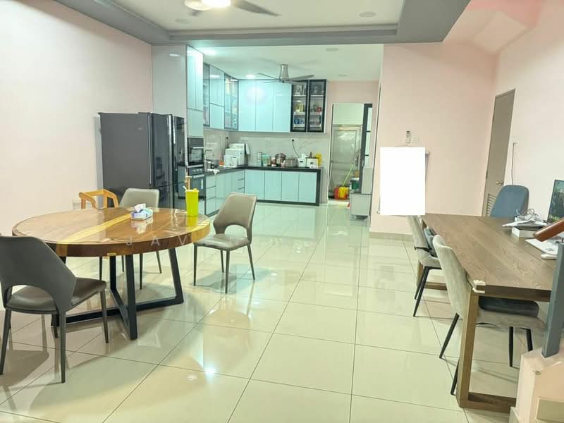 Rumah Teres 2 Tingkat untuk Dijual di Taman Seri Austin (Tebrau) - Javenthan Ng - Dining Room - PropertyGuru.com.my