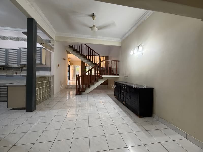 Rumah Teres 2 Tingkat untuk Dijual di Seksyen 22, Damansara Jaya (Petaling Jaya) - Yvelle Wong - Living Room - PropertyGuru.com.my