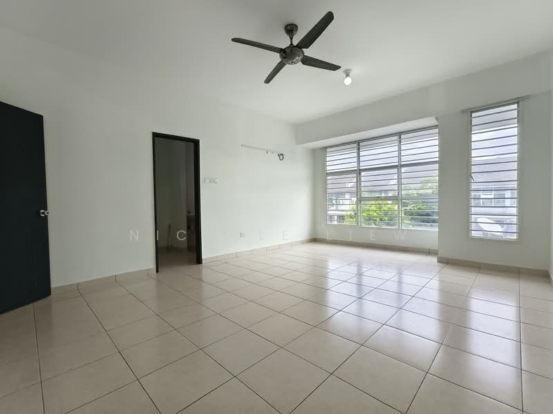 2-storey Terraced House for Sale in Taman Bangi Avenue (Bangi) - Nichole Liew - Living Room - PropertyGuru.com.my