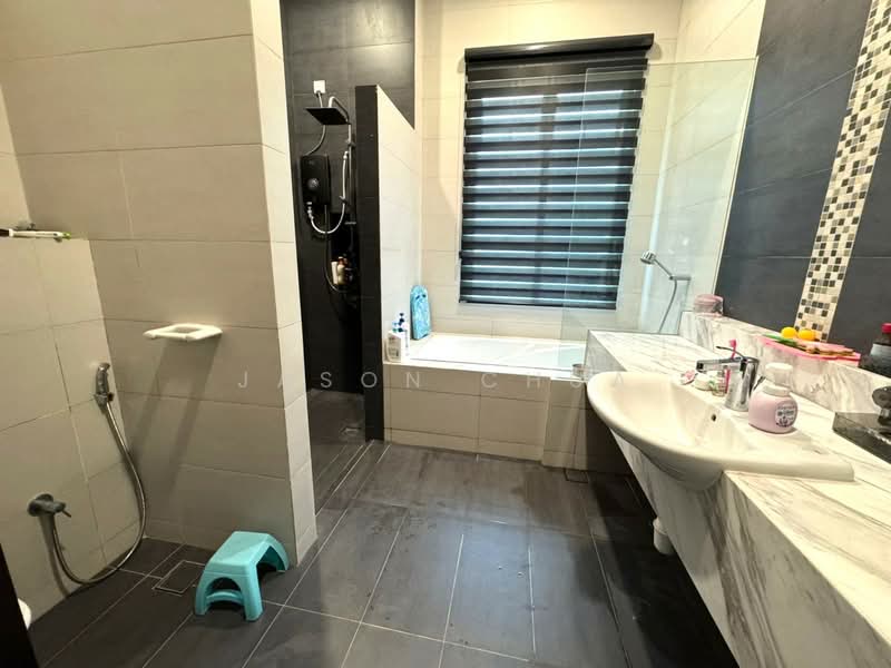 Link Bungalow for Sale in Taman Setia Indah (Tebrau) - Jason Chua - Bathroom - PropertyGuru.com.my