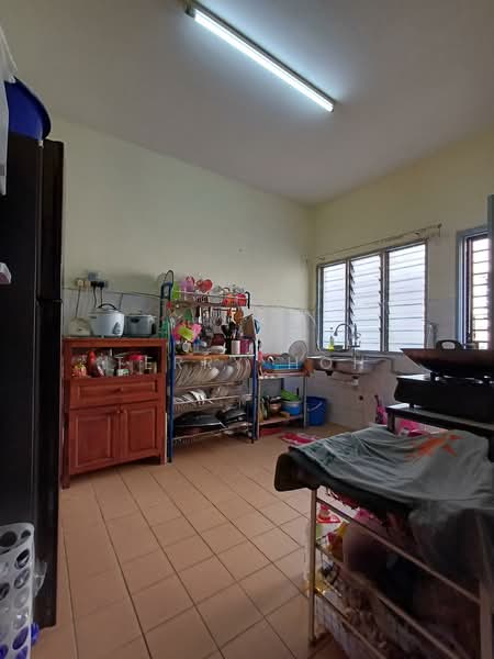 Rumah Teres 2 Tingkat untuk Dijual di Taman Lestari Putra (Seri Kembangan) - Terry Hoh - Kitchen - PropertyGuru.com.my
