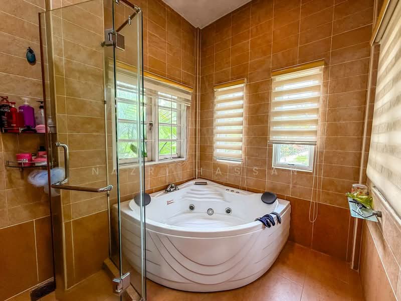 Rumah Banglo untuk Dijual di Kota Damansara (Selangor) - Nazri Hassan - Bathroom - PropertyGuru.com.my