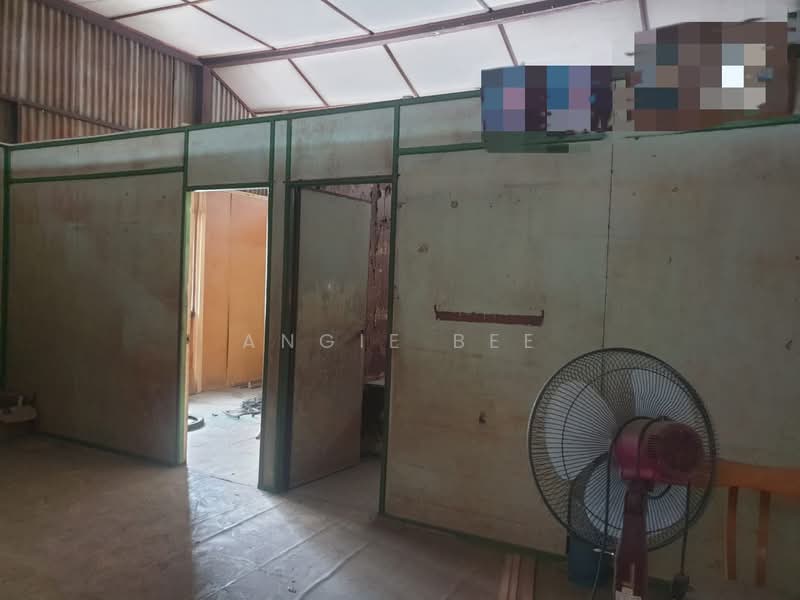 Shop for Sale in Kampung Baru Seri Kembangan (Seri Kembangan) - Angie Bee - Interior - PropertyGuru.com.my