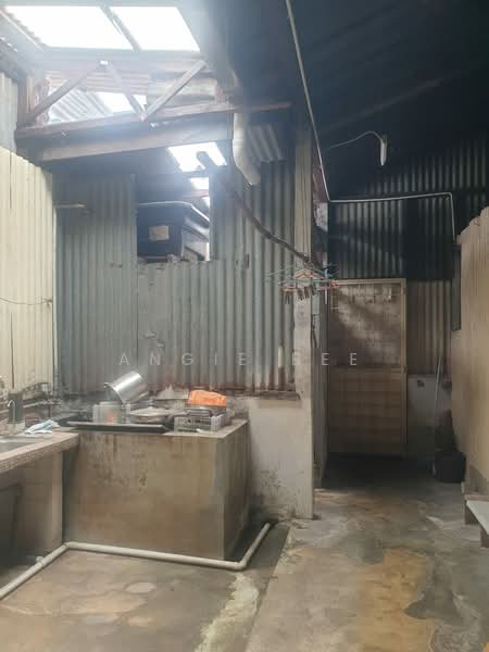 Shop for Sale in Kampung Baru Seri Kembangan (Seri Kembangan) - Angie Bee - Interior - PropertyGuru.com.my