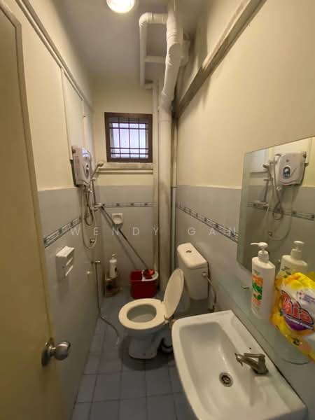 Pangsapuri untuk Dijual di Villa Bestari Apartment - Wendy Gan - Bathroom - PropertyGuru.com.my
