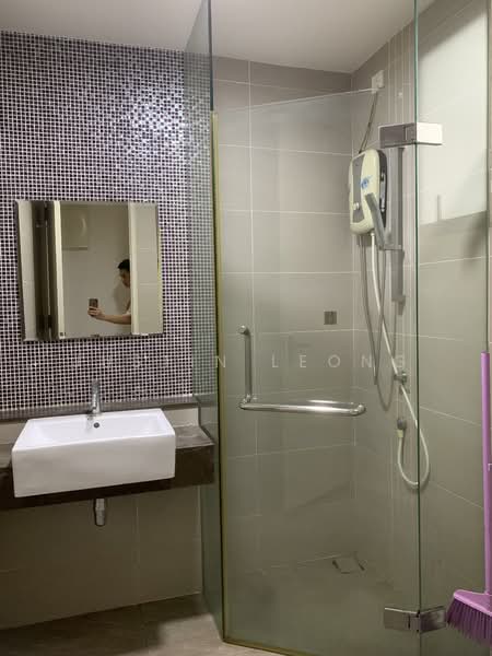 Service Residence for Sale at Nova Saujana - Justin Leong - Bathroom - PropertyGuru.com.my
