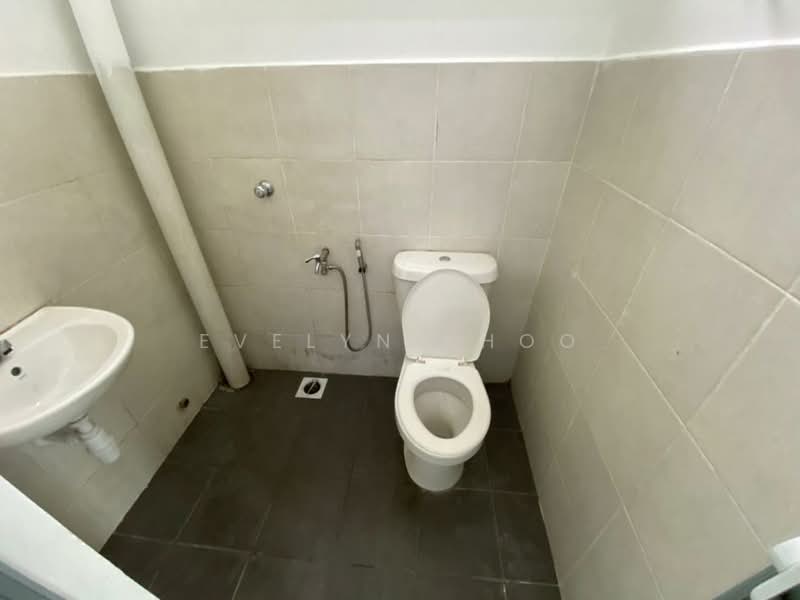 Rumah Teres 3 Tingkat untuk Disewa di Taman Kundang Jaya (Rawang) - Evelyn Khoo - Bathroom - PropertyGuru.com.my