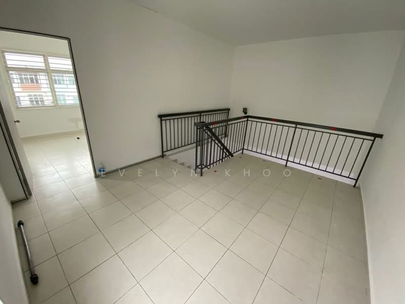 Rumah Teres 3 Tingkat untuk Disewa di Taman Kundang Jaya (Rawang) - Evelyn Khoo - Hallway - PropertyGuru.com.my