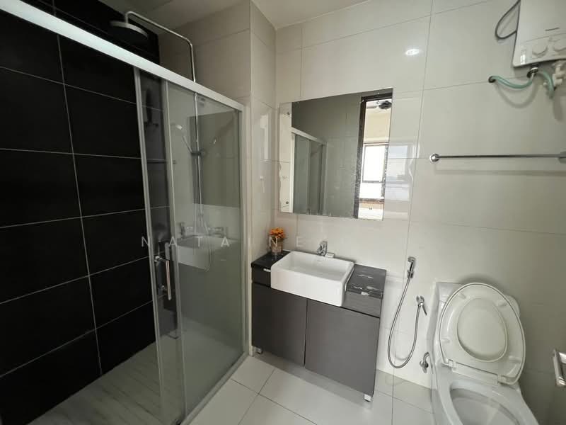 Condominium for Rent at Lovell @ Country Garden Danga Bay - Nataine Goh - Bathroom - PropertyGuru.com.my