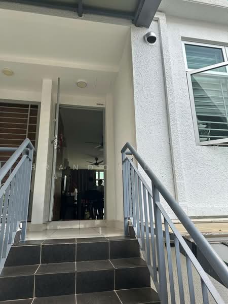 Kondominium untuk Disewa di The Seed Taman Sutera Utama - Brandon Ding - Entrance - PropertyGuru.com.my