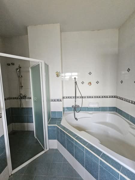 Banglo Pautan untuk Dijual di Tropicana (Petaling Jaya) - Bryan Wong - Bathroom - PropertyGuru.com.my