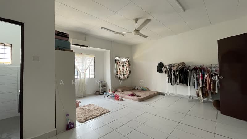 2-storey Terraced House for Sale in Bandar Bukit Tinggi (Klang) - Amenny Chua - Bedroom - PropertyGuru.com.my