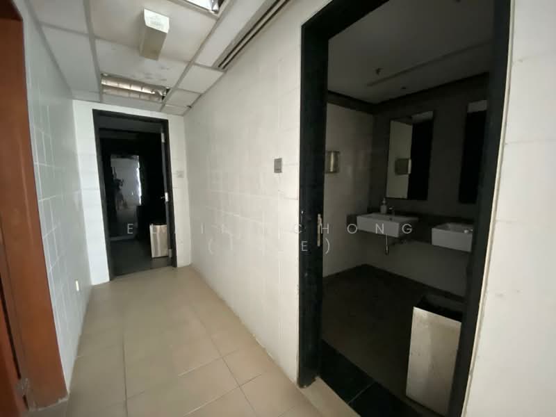 Shop for Rent in Bukit Bintang (KL City Centre) - Elaine Chong (Elle) - Corridor - PropertyGuru.com.my