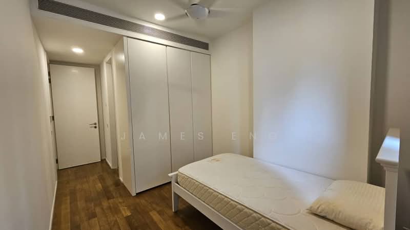 Kediaman Servis untuk Dijual di Arcoris Residences - James Eng - Bedroom - PropertyGuru.com.my