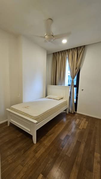 Kediaman Servis untuk Dijual di Arcoris Residences - James Eng - Bedroom - PropertyGuru.com.my
