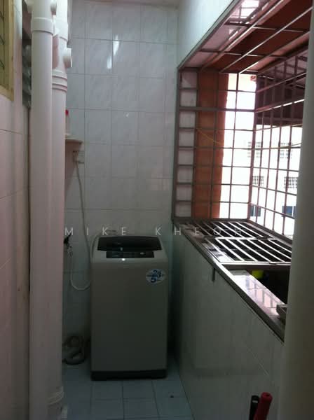 Pangsapuri untuk Dijual di Taman Pekaka Block 31 - Mike Kheoh - Balcony - PropertyGuru.com.my