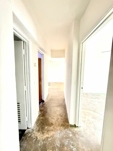 Flat for Sale at Taman Permai Indah Flat - Simon Lee - Corridor - PropertyGuru.com.my