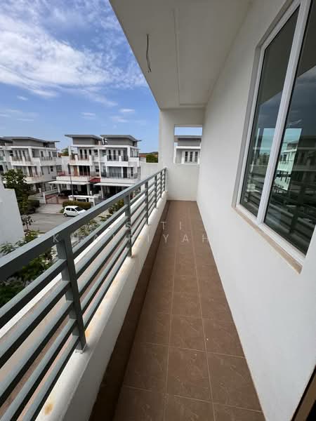 Semi-Detached House for Sale in Rawang (Selangor) - SITI KHAIRIYAH JAAFAR - Balcony - PropertyGuru.com.my