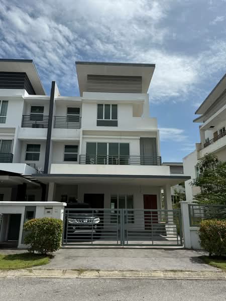Semi-Detached House for Sale in Rawang (Selangor) - SITI KHAIRIYAH JAAFAR - Exterior - PropertyGuru.com.my