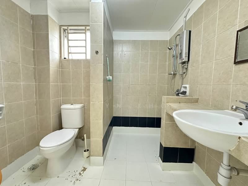 2-storey Terraced House for Sale in Kota Emerald (Rawang) - Evelyn Khoo - Bathroom - PropertyGuru.com.my