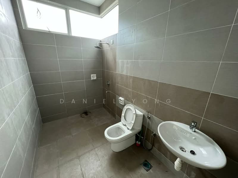 Cluster House for Sale in Taman Mount Austin (Tebrau) - Daniel Yong - Bathroom - PropertyGuru.com.my