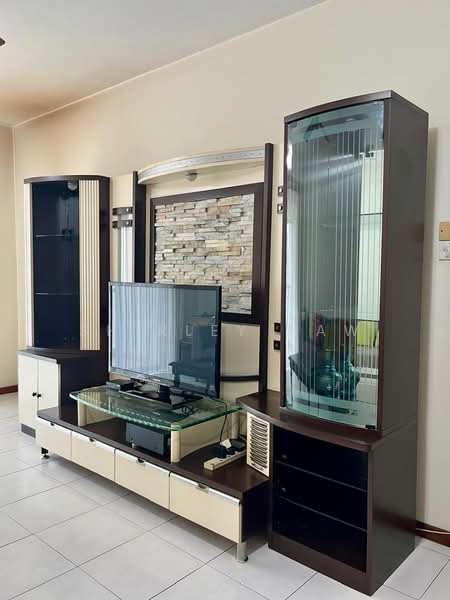 Apartment for Rent at Molek Pine 1 - Shirley Haw - Living Room - PropertyGuru.com.my