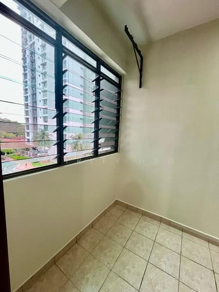 Apartment for Rent at Molek Pine 1 - Shirley Haw - PropertyGuru.com.my