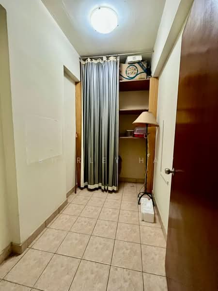 Apartment for Rent at Molek Pine 1 - Shirley Haw - Corridor - PropertyGuru.com.my